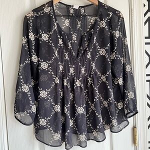Old navy blouse size S